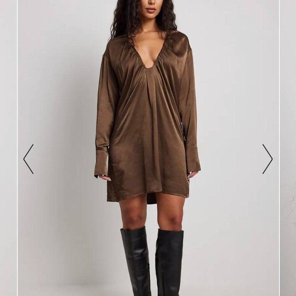 Na-Kd Us 4 Brown Gathered Satin Plunge Neckline Minimalist Mini Shirt Dress